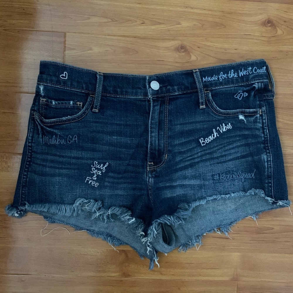 Holister shorts with beach words stitched on